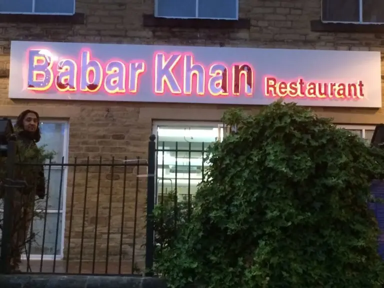 Restaurant storefront channel letter installation